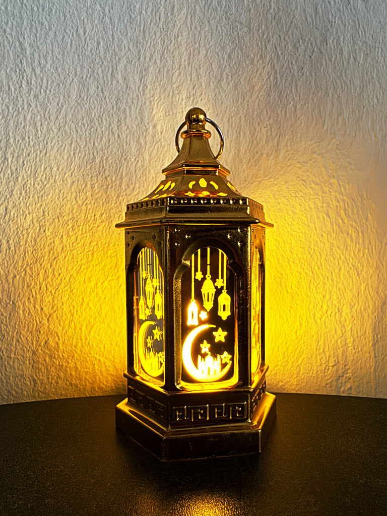 Ramadan Laterna – kleine Größe (gelb-weißes LED-Licht, goldene Farbe)